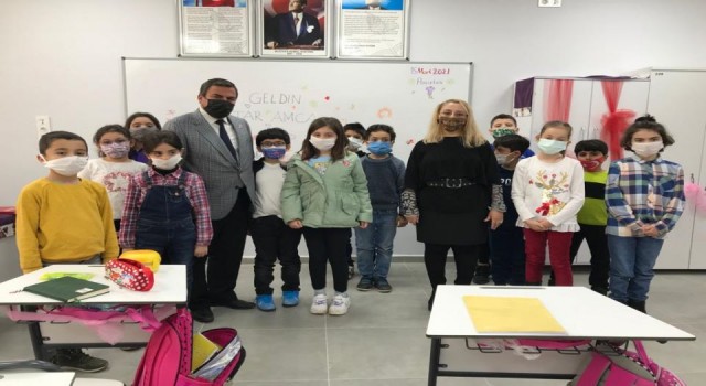 Kilis’te Muhtar Ateşalioğlu’ndan öğrencilere ’Yerel Yönetimler’ dersi