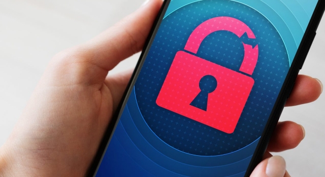 TELEFONUNUZU SATARKEN KİŞİSEL VERİLERİNİZDEN OLMAYIN!