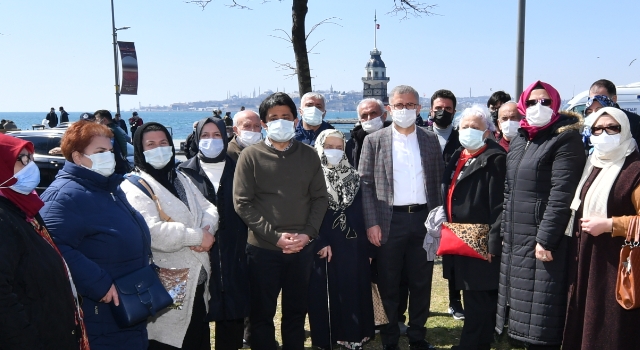 Üsküdar’da 17 Mart gecesi Kız Kulesi’nin karşısındaki parkta kesilen ağaçların yerine yenileri dikildi