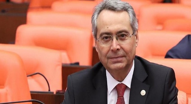 CHP’li Zeybek: ’Gençler Yurt dışına gidiyor!’