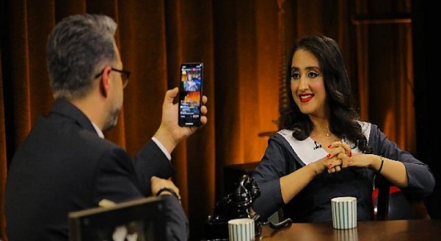 Ecem Erkek: “Tiyatronun eğitiminin alınabilen bir şey olduğunu çok geç öğrendim.”