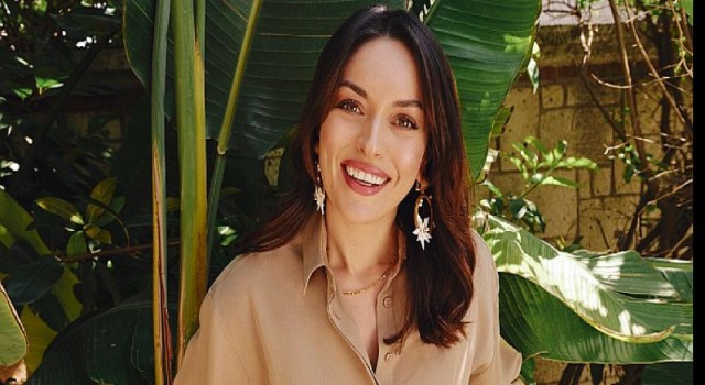 Ezgi Mola’dan yaza damga vuracak yepyeni bir marka: Ezomola