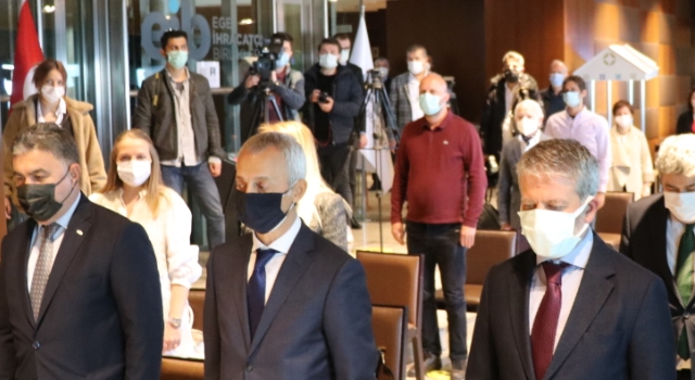 Hazırgiyim ve konfeksiyon sektöründe ihracatın yıldızları ödüllerine kavuştu