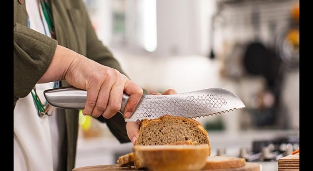 Karaca ve Refika Birgül’ün İş Birliği ile Tasarlanan Tatlıcan Bardak Seti ve 3’lü Bıçak Serisi