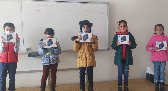 Pandemide eğitimleri yarım kalan 140 çocuğa destek