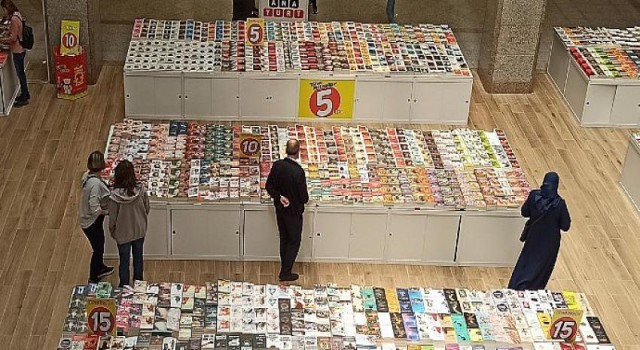 ANKAmall’da kısıtlama öncesi başlayan Kitap Fuarı