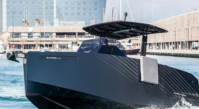 CUPRA tasarımlı yat D28 Formentor denize iniyor