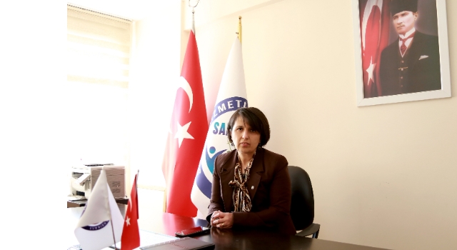 HEMŞİRELER GÜNÜ’NDE MESLEĞİN SORUNLARINA DEĞİNDİLER: