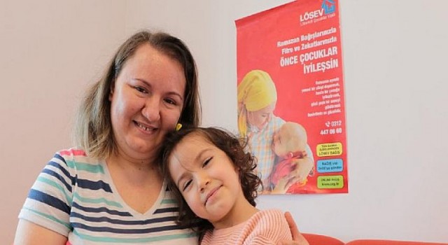 LÖSEV’den Anneler Günü’nde ’Mutluluğun Resmi’
