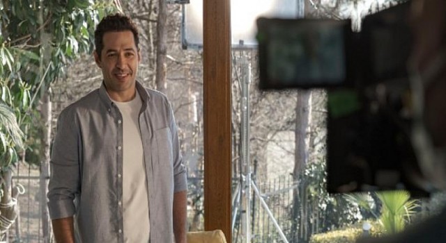 Mert Fırat, yeniden DeepFresh için kamera karşısına geçti