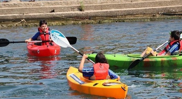 Beykoz’da Okullar Tatile Girdi, Kanolar Suya İndi