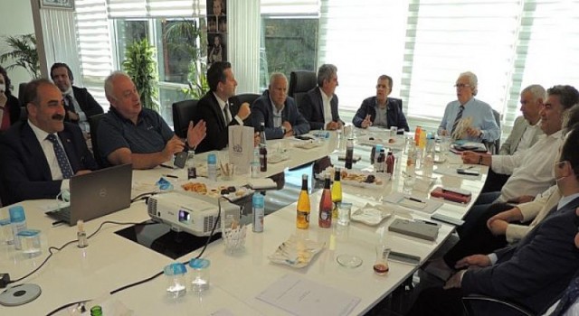 Ege ihracatının 12 dev adamı şampiyonu ziyaret etti Türkiye taze meyve sebze ve mamulleri sektöründe 5 milyar dolar ihracata koşuyor