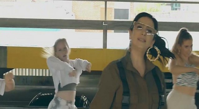 “Gamze Akın” ödüllü İngiliz dansçıları Türkçe müzik ile oynattı!