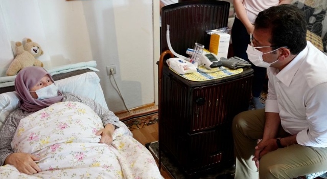 İBB TARİHİNİN İLK HİZMET BİNASI ÖNÜNDE KONUŞTU: “BAŞKA SÜRPRİZLERİMİZ DE VAR ”