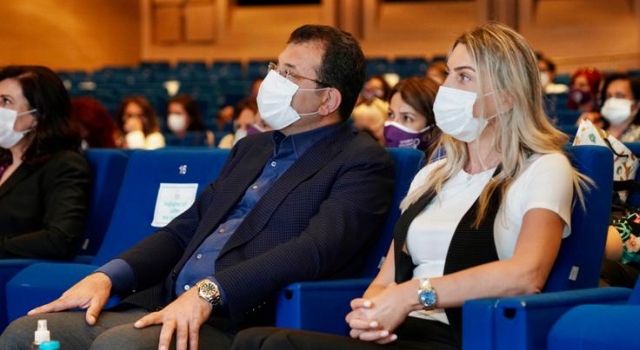 İMAMOĞLU, “MOR ZİRVE”DE KONUŞTU: “TEK BİR KİŞİNİN SÖZLERİNE BAĞLI BİR İSTANBUL YOK ARTIK”