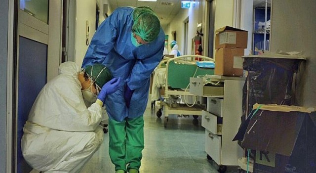 Sağlık Bakanlığı’nın duyurduğu sağlık çalışanlarına verilecek pandemi ek ödemeleri adil dağıtılmıyor.