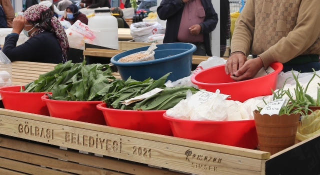 ÜRETİCİ İLE TÜKETİCİ ARASINDA KÖPRÜ OLAN KÖYLÜ PAZARI YENİ YÜZÜYLE HİZMETE AÇILDI