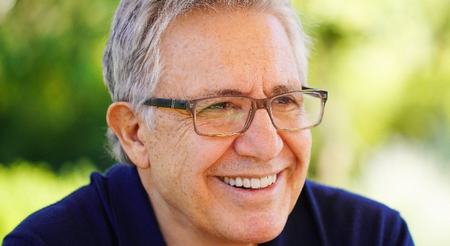 ZÜLFÜ LİVANELİ “BALIKÇI VE OĞLU” İLE ÇOK SATANLARDA