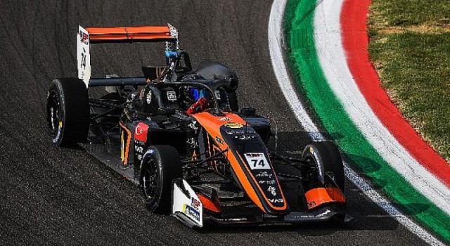 Cem Bölükbaşı, İtalya’dan da kupayla döndü!