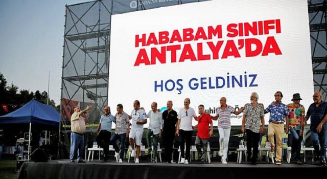 Hababam Sınıfı oyuncuları Antalyalılarla buluştu