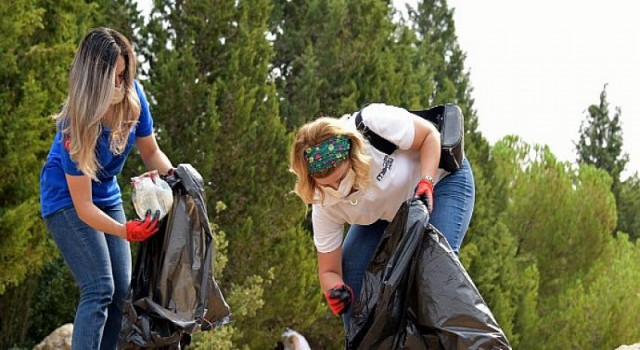 Aliağa’da Orman Temizliği Devam Ediyor