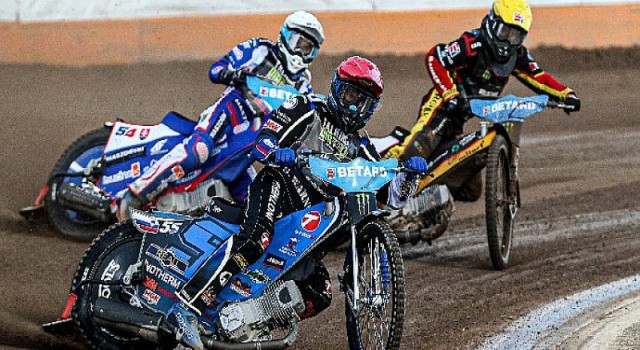FIM Speedway GP’de Heyecan İsveç, Skrotfrag Arena’da Devam Ediyor.