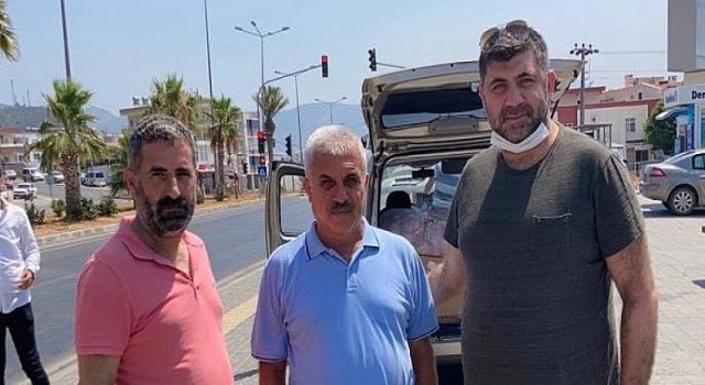 Mersin’in hayırsever iş insanları mağdur ailelerin yanında