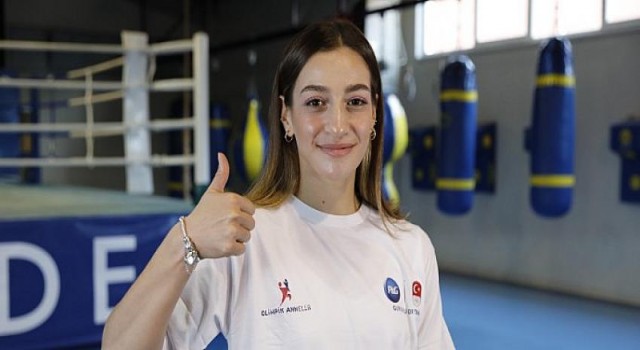 Olimpik Anneler projesinin sporcularından Buse Naz Çakıroğlu Gümüş Madalya kazandı