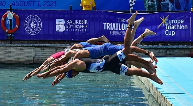 Oral-B Ana Sponsorluğundaki Balıkesir Triatlon Türkiye Kupası Yapıldı