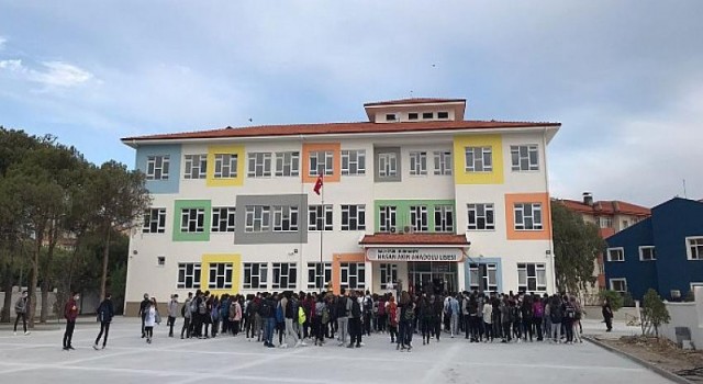Akfen İnşaat Burhaniye Hasan Akın Anadolu Lisesi’ni Tamamladı