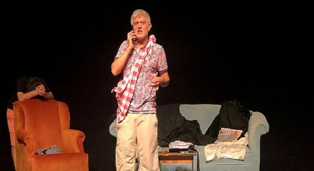 Deniz Salman ”Bir Aktör Ne Yapıyor” adlı oyunuyla Antalya’daki tiyatroseverlerle buluştu!