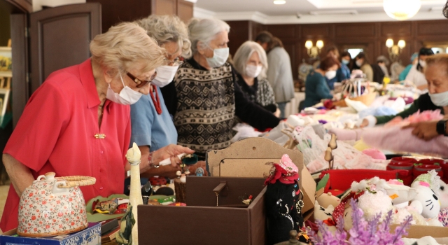 Hobileri iyiliğe dönüştü  yüzlerce öğrenciye destek oldu