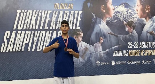 Karate Şampiyonasında Aliağa’ya Madalya