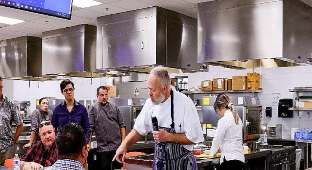 Las Vegas’ın ünlü şefleri Türk lezzetleri için yarıştı