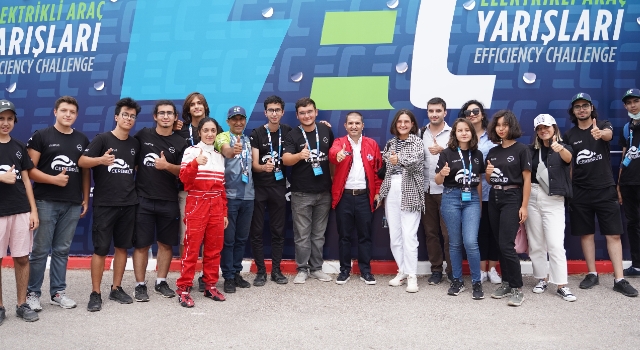 LİSELİ GENÇLER TEKNOFEST ELEKTRİKLİ ARAÇ YARIŞLARINDA YARIŞTI!