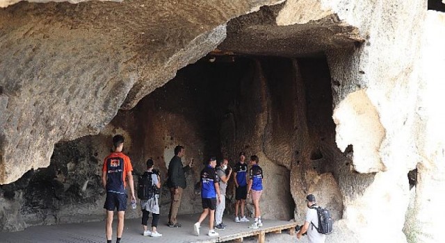 Motokrosun yıldızları Afyon’un gizemini keşfettiler