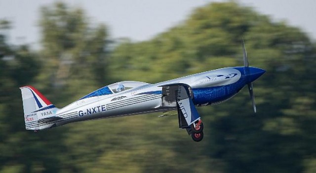 Rolls-Royce’un tamamen elektrikli “Spirit of Innovation” uçağı ilk kez gökyüzüyle buluştu