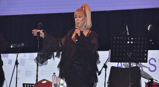 Zerrin Özer, Yerel Zincirlerle birlikte itiraz etti