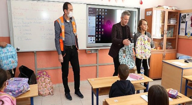 Büyükşehir Gündoğmuşlu öğrencileri unutmadı