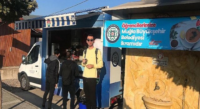 Büyükşehirden Öğrencilere Çorba Servisi