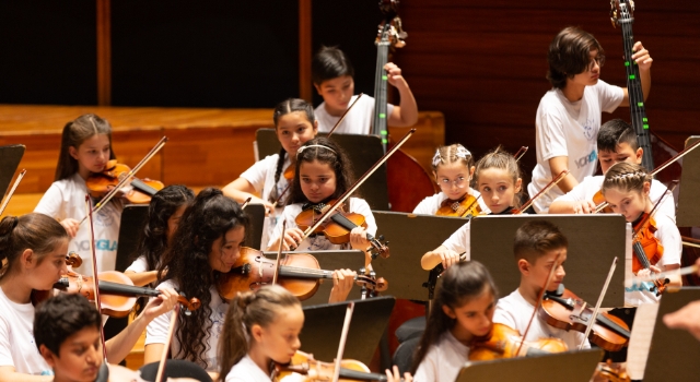 Çocukların müzik eğitimi için yardım konseri