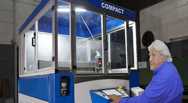 Cüneyt Arkın: Üreterek milli mücadelesini verenlere omuzdaş olmalıyız