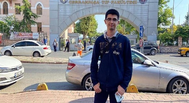 İşitme kayıplı doğdu, hedefi doktor olmak