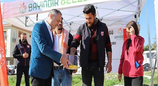 İzmir İl Tarım ve Orman Müdürlüğü’nün Küçükbaş ve Kovan Dağıtımı Töreni Bayındır’da Yapıldı