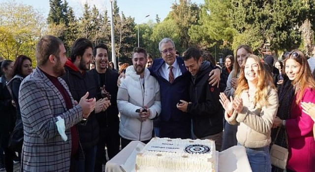 Rektör Budak yeni döneme öğrencilerle başladı