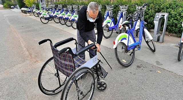 Tekerlekli sandalyeler artık bisiklet yollarında