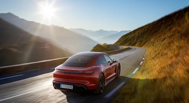 Yeni Porsche Taycan GTS