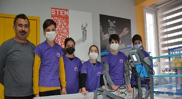 Büyükşehir’in Tarsus Kadın Ve Çocuk Bilim, Teknoloji Atölyesi’ndeki Çocuklar Başarıdan Başarıya Koşuyor