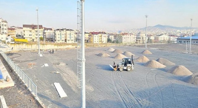 Darıca Nene Hatun Stadında sıra çim serimine geliyor