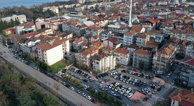 Gölcük’te yapılan otoparktan vatandaş çok memnun
